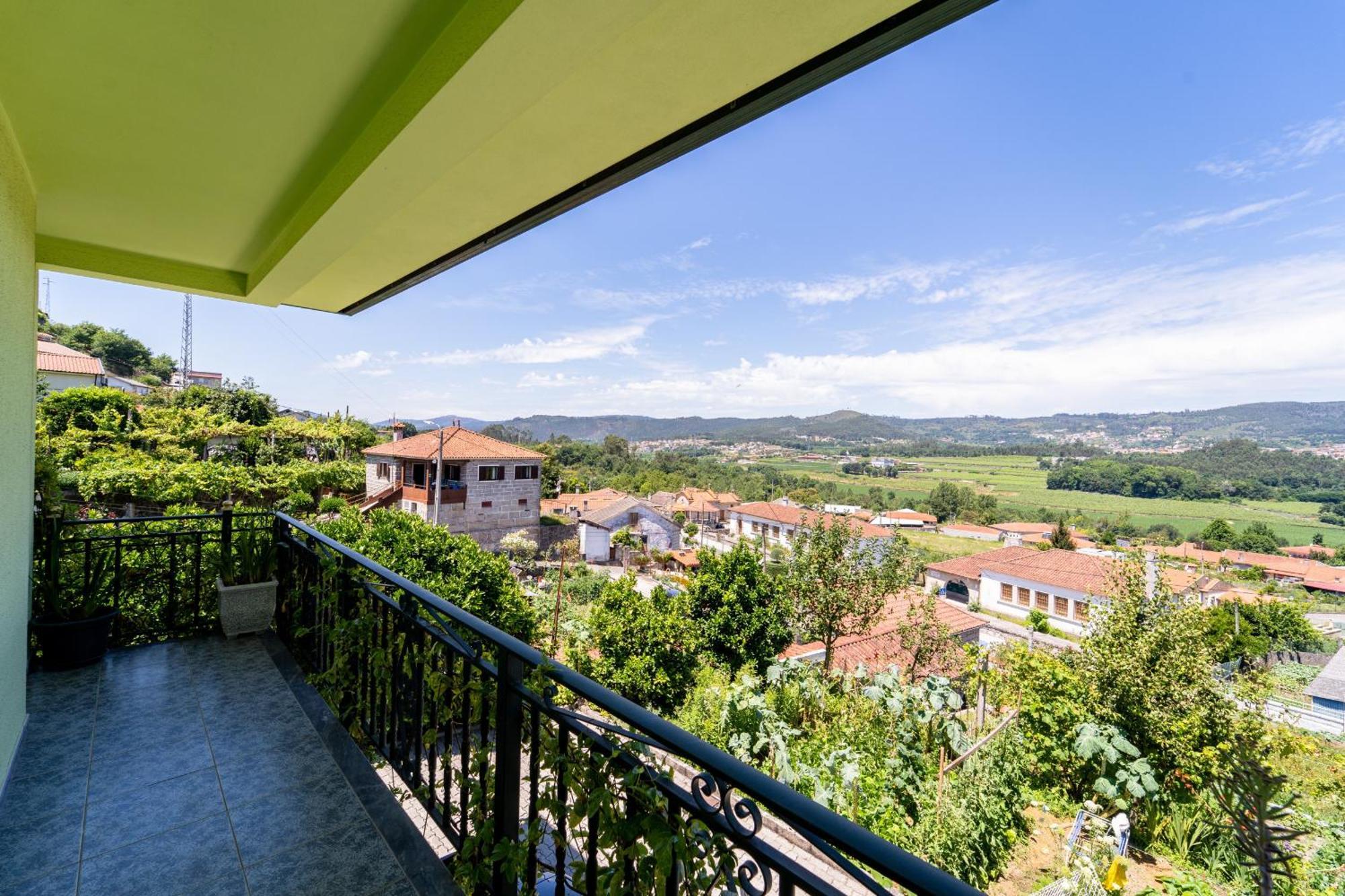 Gondomar Guimaraes - Moradia V3 Com Piscina Natural By House And People المظهر الخارجي الصورة